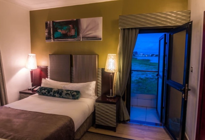 חדר סטנדרט מיטה זוגית, Protea Hotel By Marriott Lagos Kuramo Waters