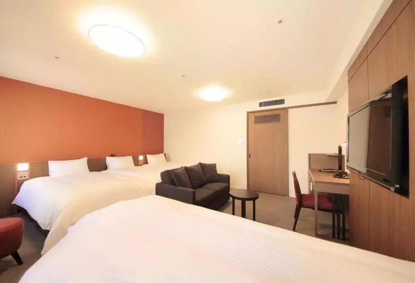 Premium Neljän Hengen Huone, Richmond Hotel Kagoshima Kinseicho