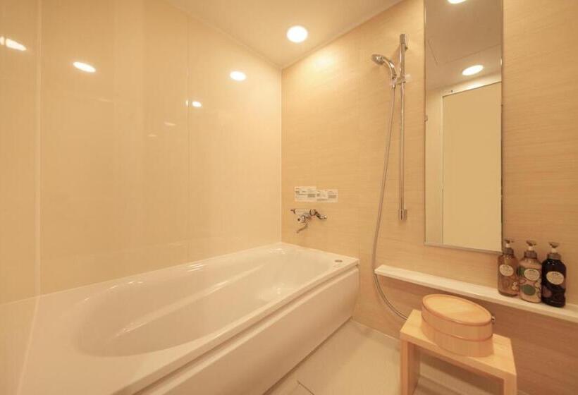 Четырехместный Номер Стандарт, Richmond Hotel Kagoshima Kinseicho