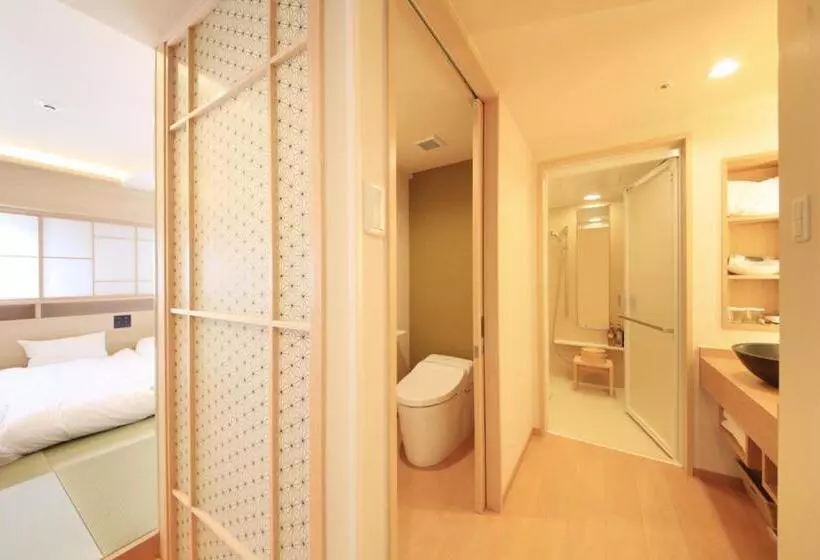 Standard Neljän Hengen Huone, Richmond Hotel Kagoshima Kinseicho