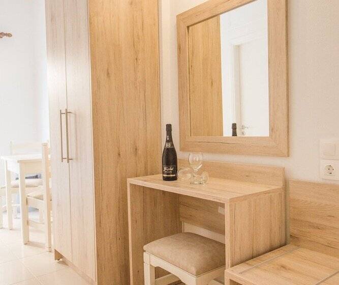 استوديو سوبيريور مطل على حمام السباحة, Mastorakis Hotel And Studios