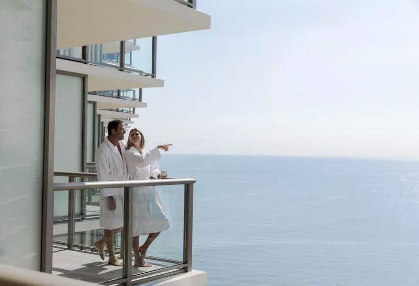 اتاق لوکس با چشم‌انداز دریا, The St. Regis Bal Harbour Resort