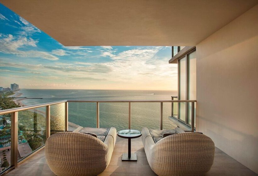 带2个双人床的标准工作室, The St. Regis Bal Harbour Resort