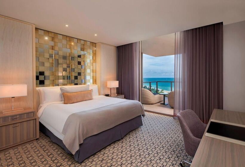 Suíte, The St. Regis Bal Harbour Resort