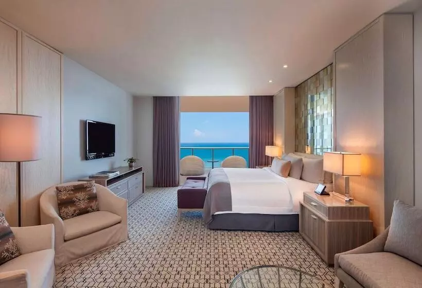 سوئیت سلطنتی 2 خوابه, The St. Regis Bal Harbour Resort