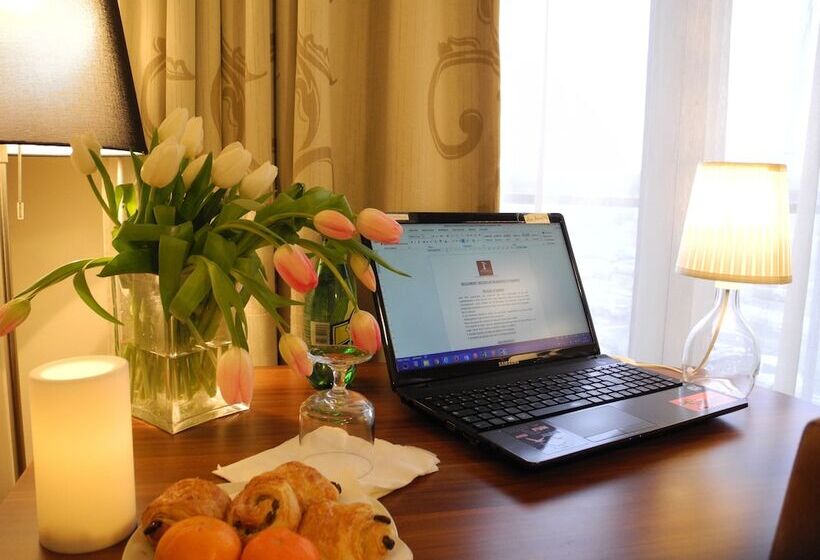 Студия Стандарт, Villa Val Senart 1ere Avenue