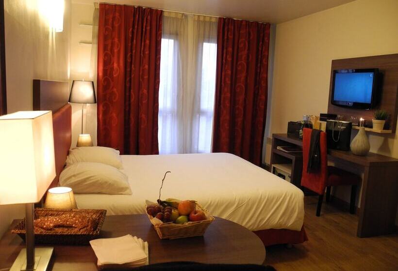 Студия Стандарт, Villa Val Senart 1ere Avenue