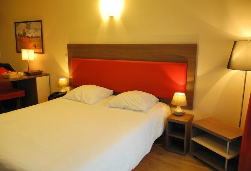 Студия Стандарт, Villa Val Senart 1ere Avenue