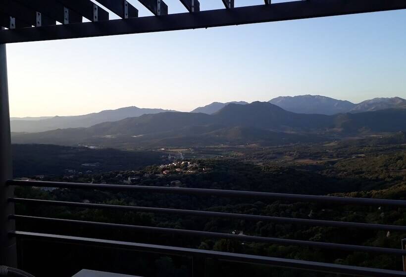 山の見えるスーペリアルーム, Best Western Plus  San Damianu