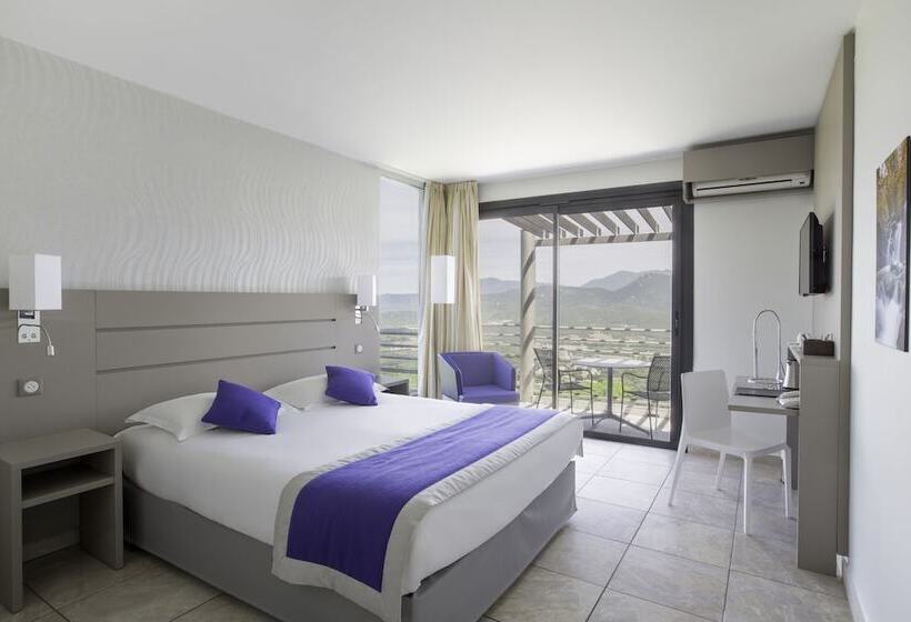 山の見えるスーペリアルーム, Best Western Plus  San Damianu