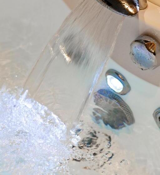 자쿠지 스위트, Castel Damandre