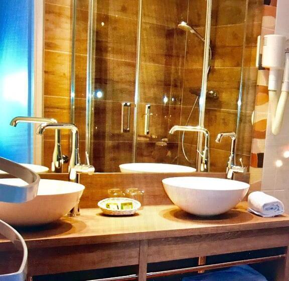 자쿠지 스위트, Castel Damandre