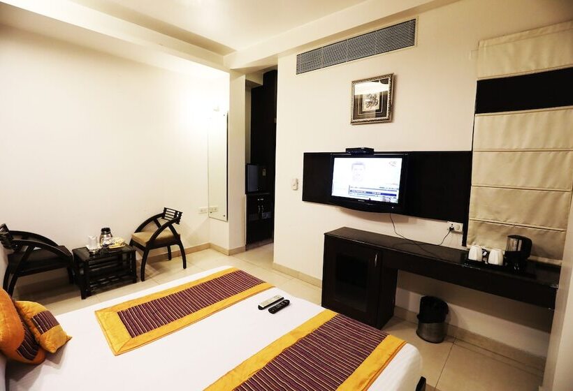 Номер Deluxe, Fabexpress Yug Villa Karol Bagh