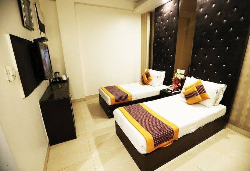 Номер Superior, Fabexpress Yug Villa Karol Bagh