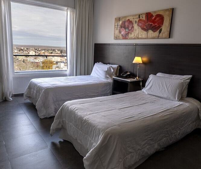 חדר סטנדרט לשלושה, Neu 354