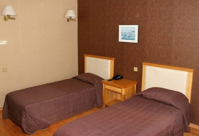 Pokój Standard, Rena