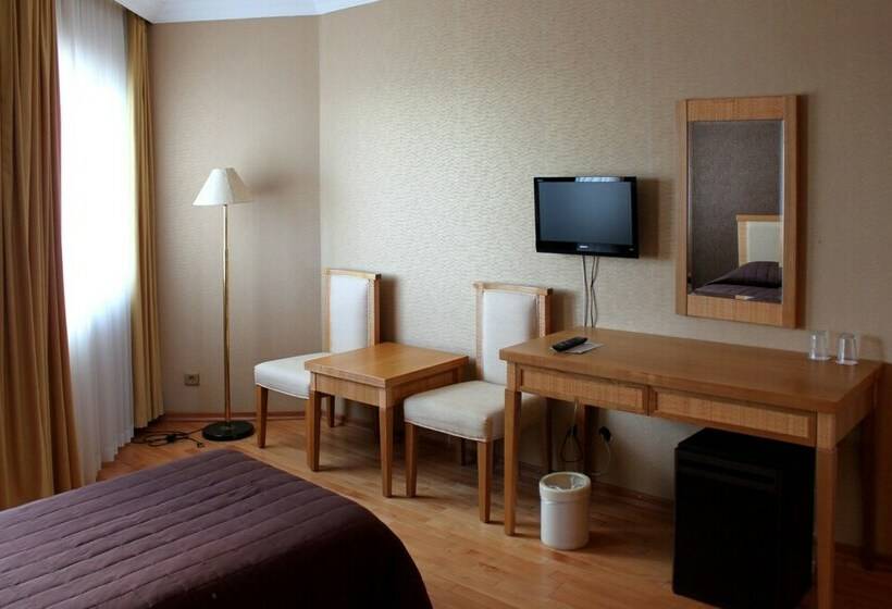 Pokój Standard, Rena