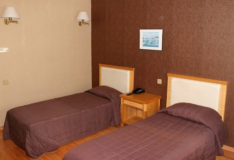 Pokój Standard, Rena