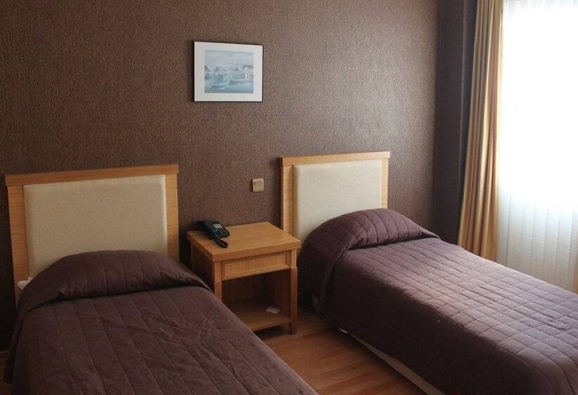 Pokój Standard, Rena