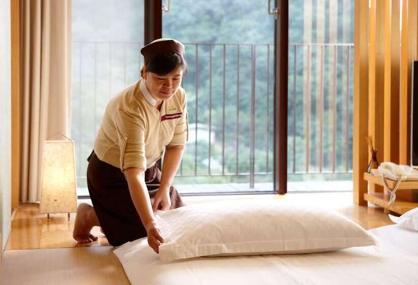 Suite, Royal Chiao Hsi