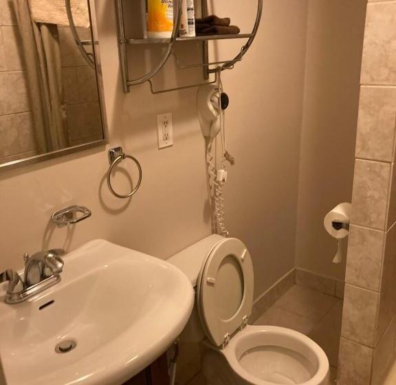 اتاق استاندارد با سرویس بهداشتی مشترک, The Villa Toscana