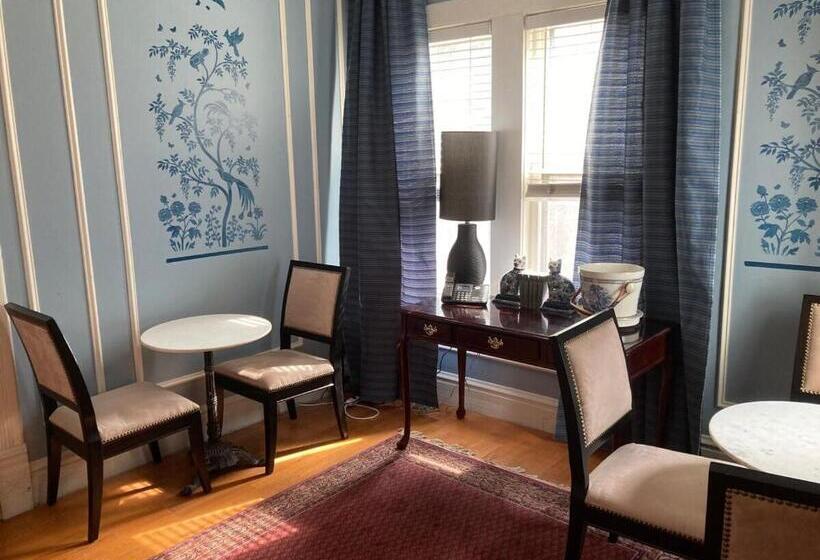 اتاق استاندارد با سرویس بهداشتی مشترک, The Villa Toscana