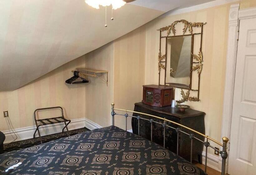 اتاق استاندارد با سرویس بهداشتی مشترک, The Villa Toscana