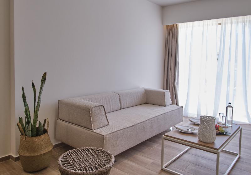 جناح جونيور مزوَّد بحمام سباحة, Utopia Blu