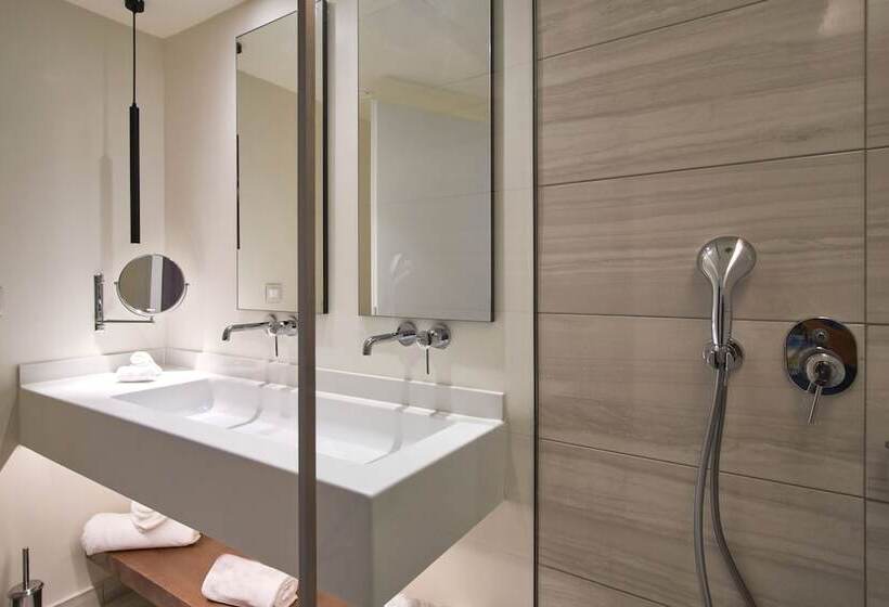 غرفة سوبيريور, Utopia Blu