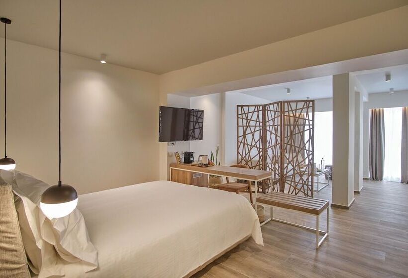 جناح جونيور مزوَّد بحمام سباحة, Utopia Blu