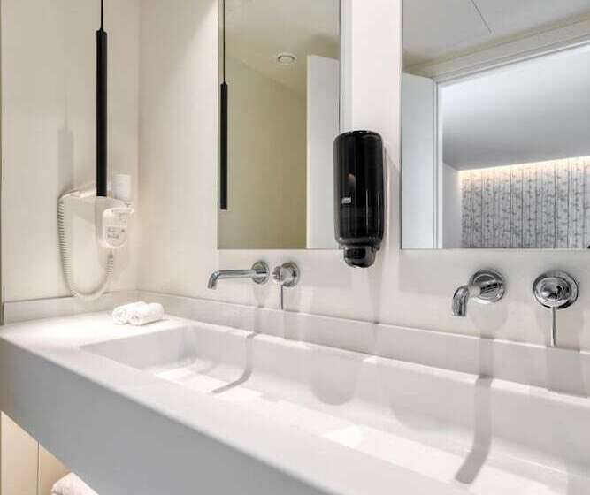 شقة أساسية غرفة واحدة, Utopia Blu