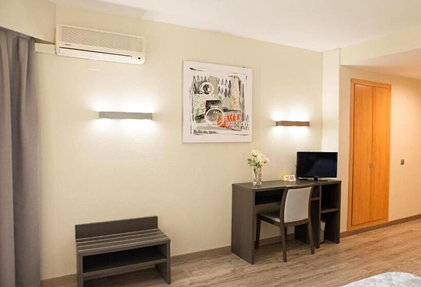 Standard Neljän Hengen Huone, Valhotel Residencia Tiempo Libre El Puig