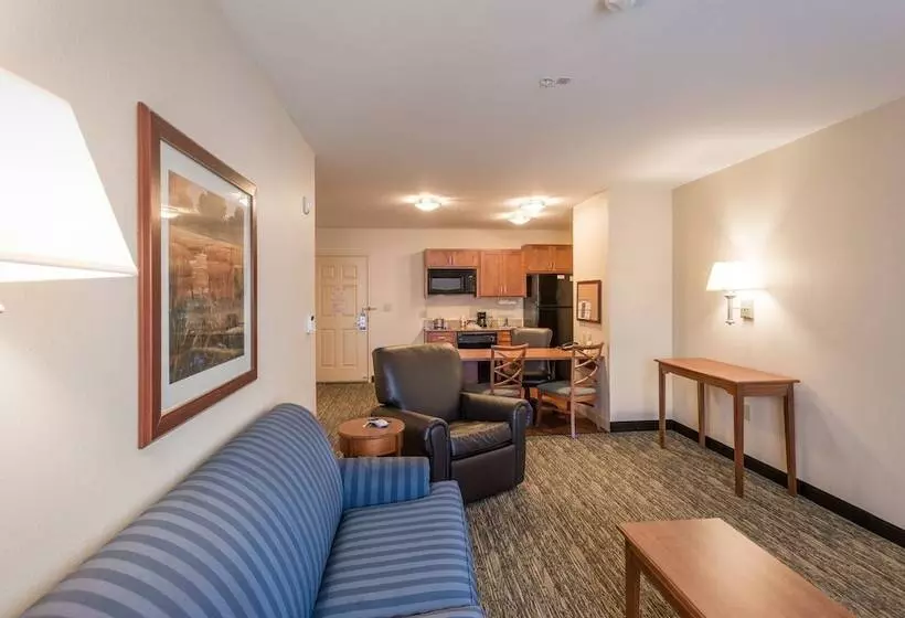 身障者適用スイートルーム, Candlewood Suites Mobile Downtown, An Ihg