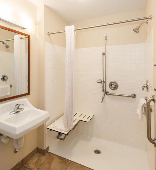 Номер Deluxe Адаптированный для Инвалидов, Candlewood Suites Mobile Downtown, An Ihg