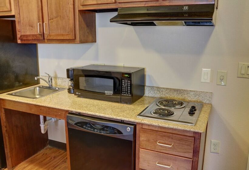 جناح, Candlewood Suites Texarkana, An Ihg