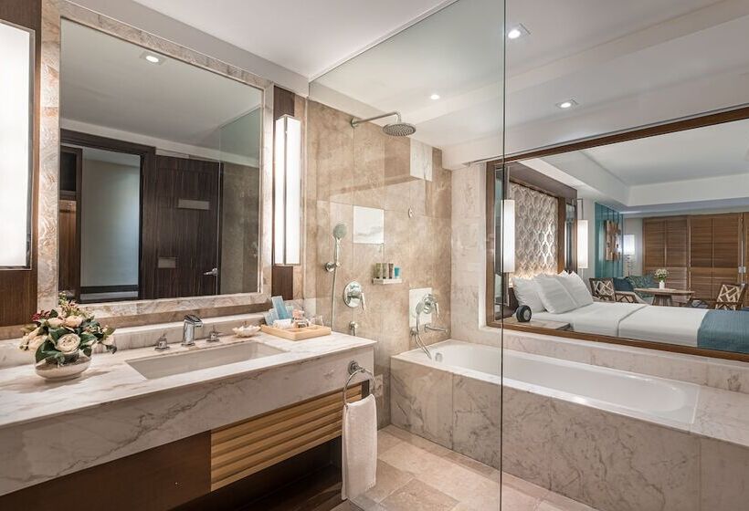 سوییت جونیور, Henann Resort Alona Beach