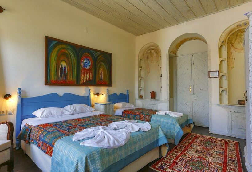 Camera Tripla Standard, Atelya Art