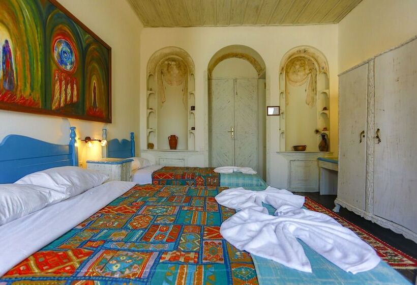 Camera Tripla Standard, Atelya Art