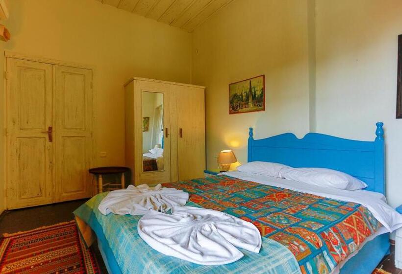 Camera Standard con Balcone, Atelya Art