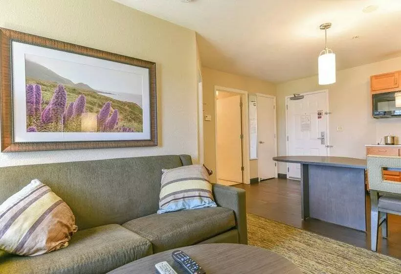 سوییت, Candlewood Suites Medford, An Ihg