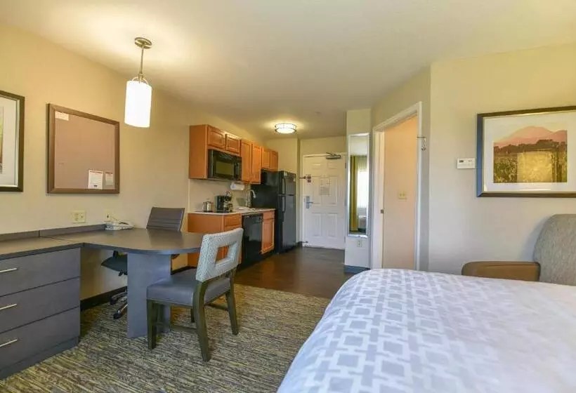 استودیوی استاندارد, Candlewood Suites Medford, An Ihg