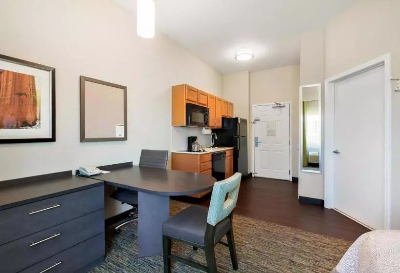 استودیوی استاندارد, Candlewood Suites Medford, An Ihg