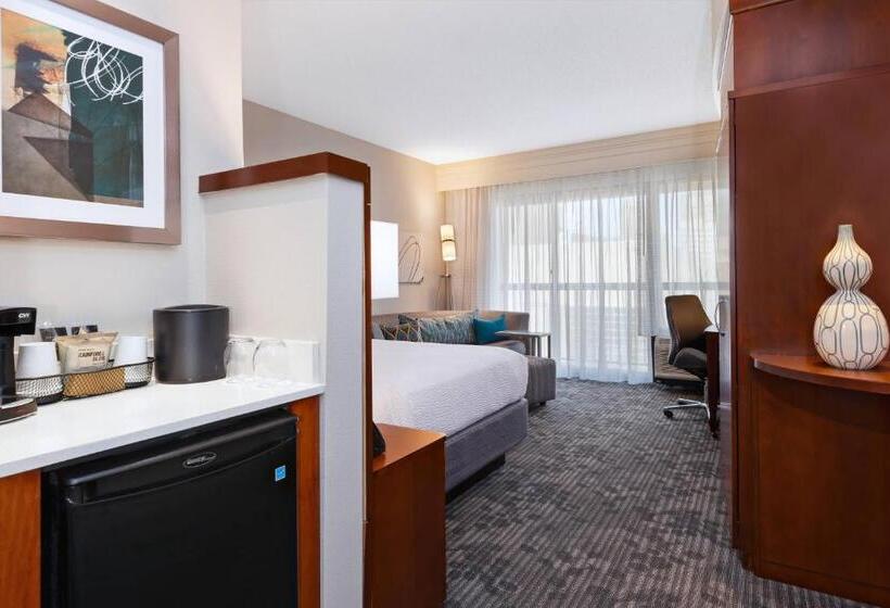 غرفة قياسية سرير كينج, Courtyard By Marriott Oklahoma City Downtown
