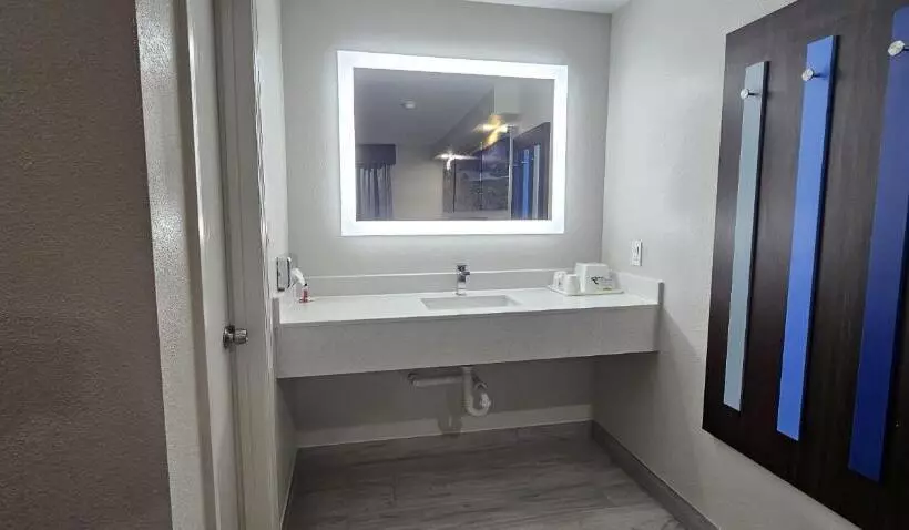 Standard-huone 2 Parivuodetta, Days Inn By Wyndham Indianapolis East Post Road