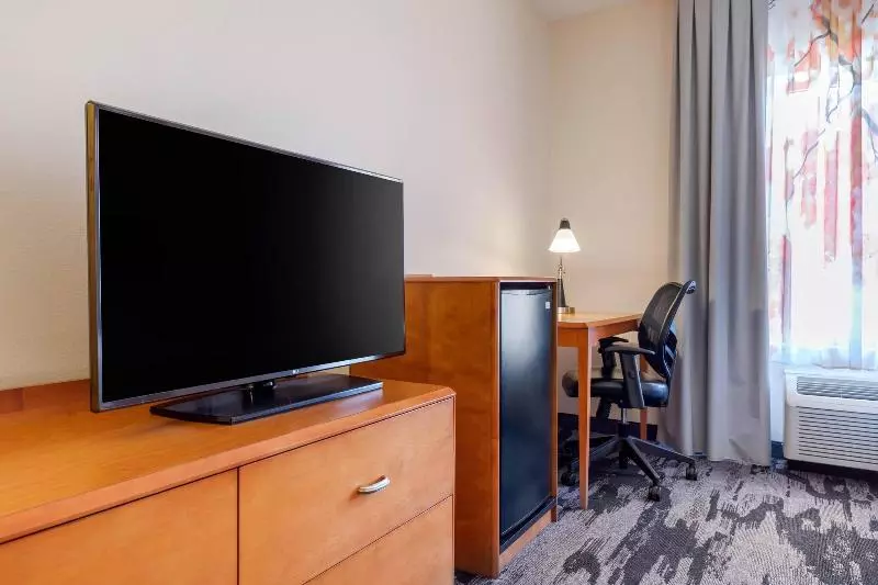 Standard-huone King-vuode, Fairfield Inn & Suites By Marriott Rockford