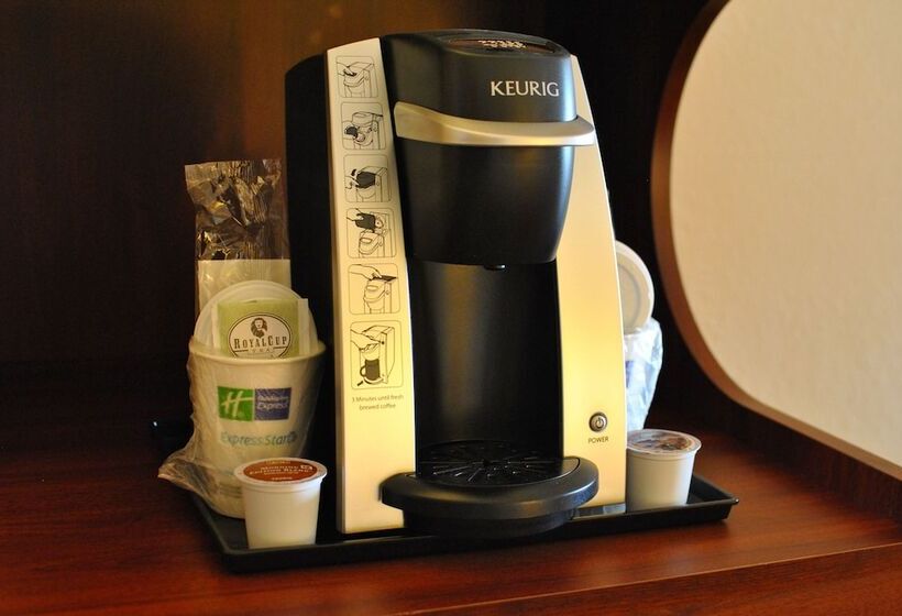 스위트, Holiday Inn Express Hotel & Suites Greensboro   Airport Area, An Ihg