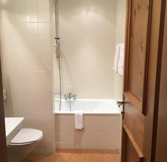 غرفة أساسية, Karl Schranz