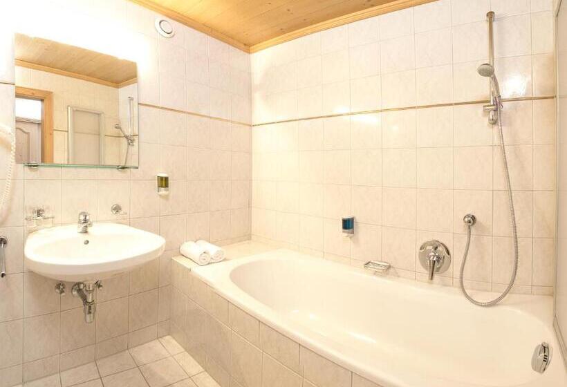 غرفة كمفورت مع بلكونة, Karl Schranz