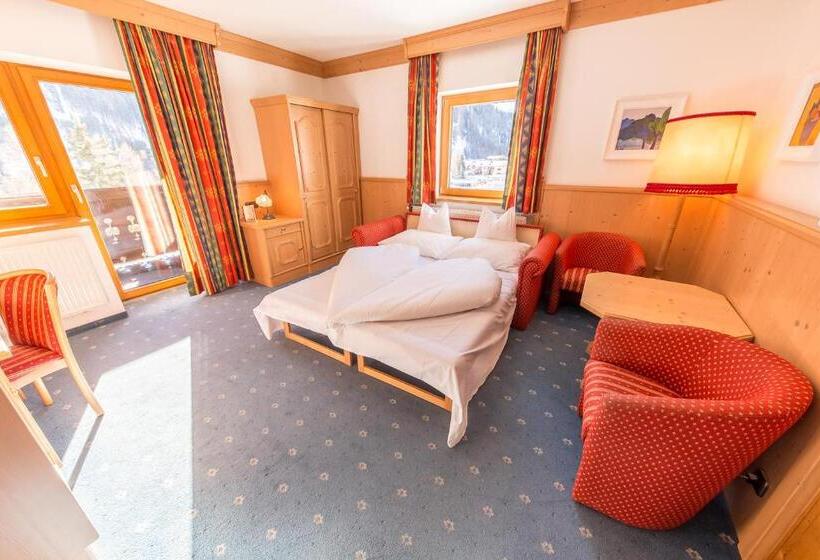 جناح جونيور, Karl Schranz