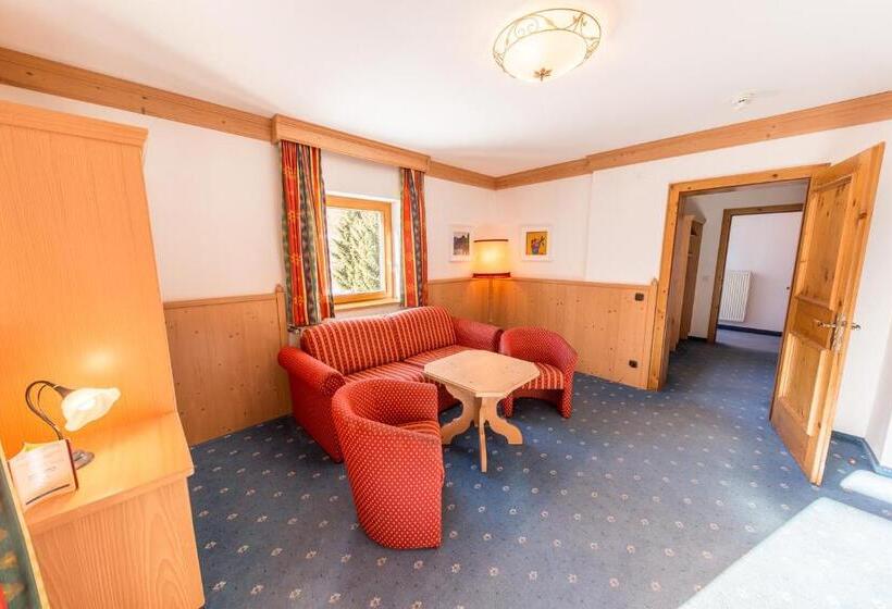 جناح جونيور, Karl Schranz